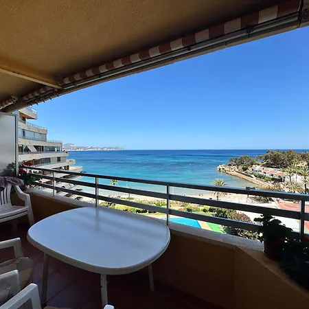 Apartment Beachfront With Breathtaking Sea-view *